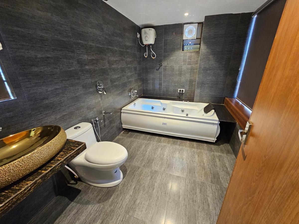 Rds Hotel Amhedabad Dış mekan fotoğraf
