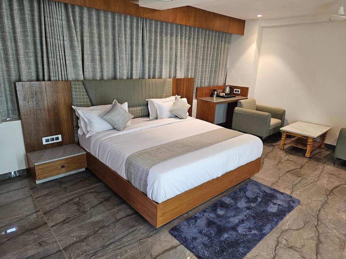 Rds Hotel Amhedabad Dış mekan fotoğraf