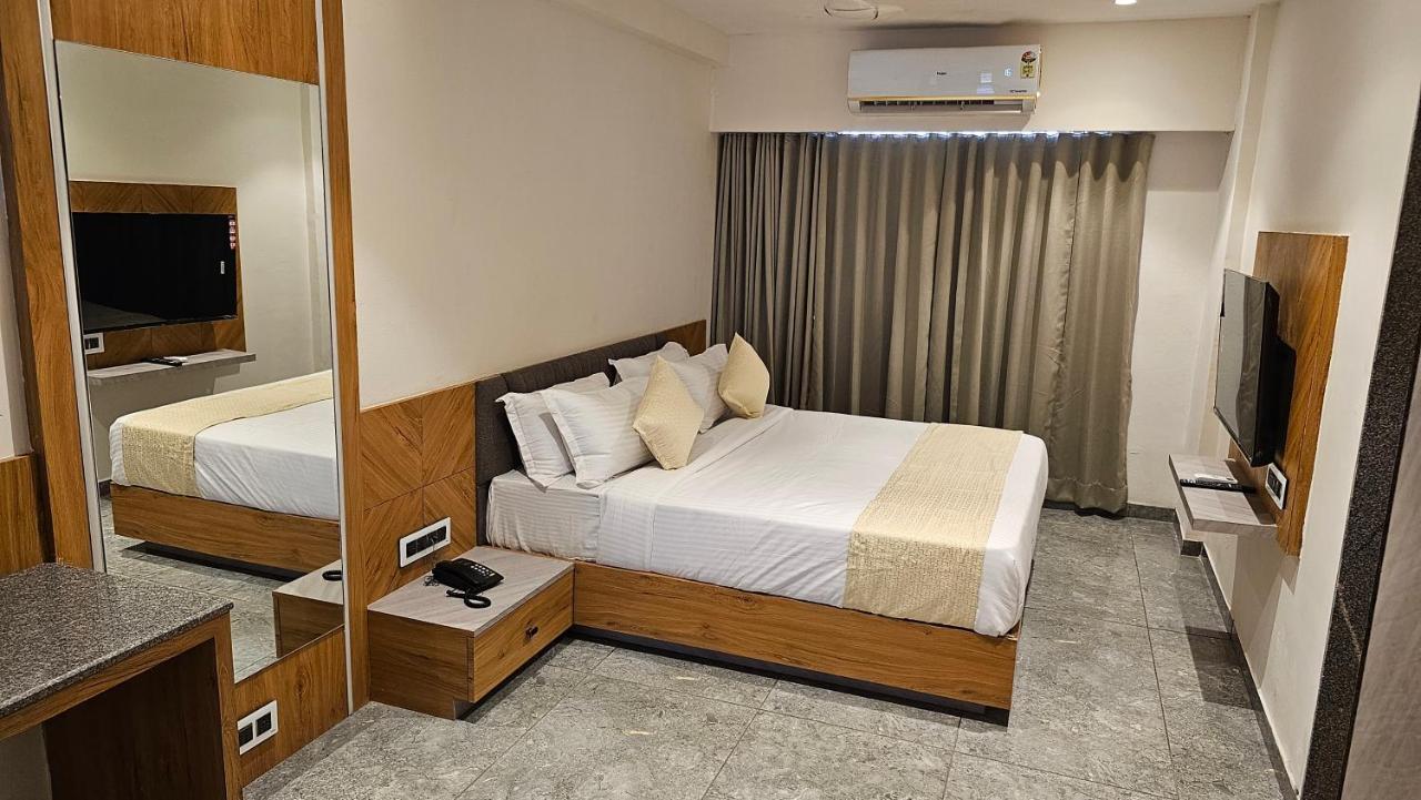 Rds Hotel Amhedabad Dış mekan fotoğraf