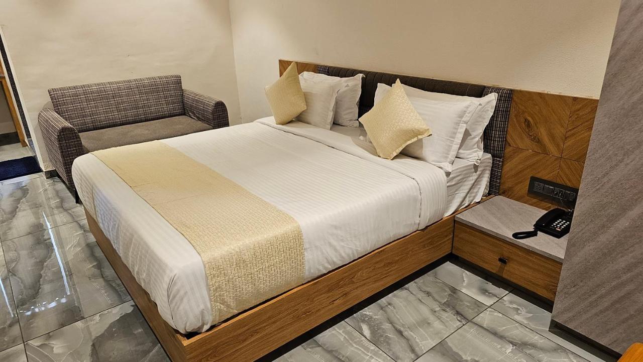 Rds Hotel Amhedabad Dış mekan fotoğraf