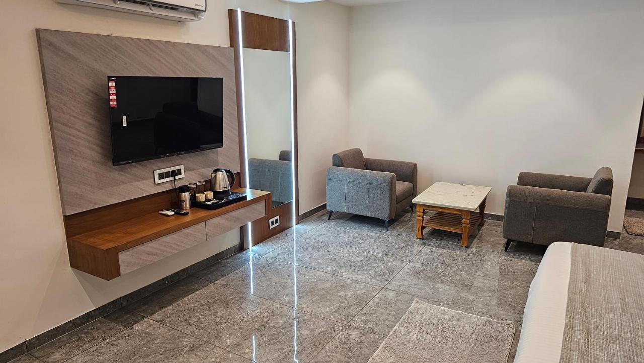 Rds Hotel Amhedabad Dış mekan fotoğraf