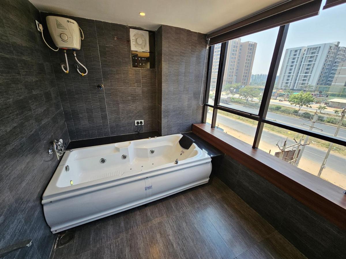 Rds Hotel Amhedabad Dış mekan fotoğraf