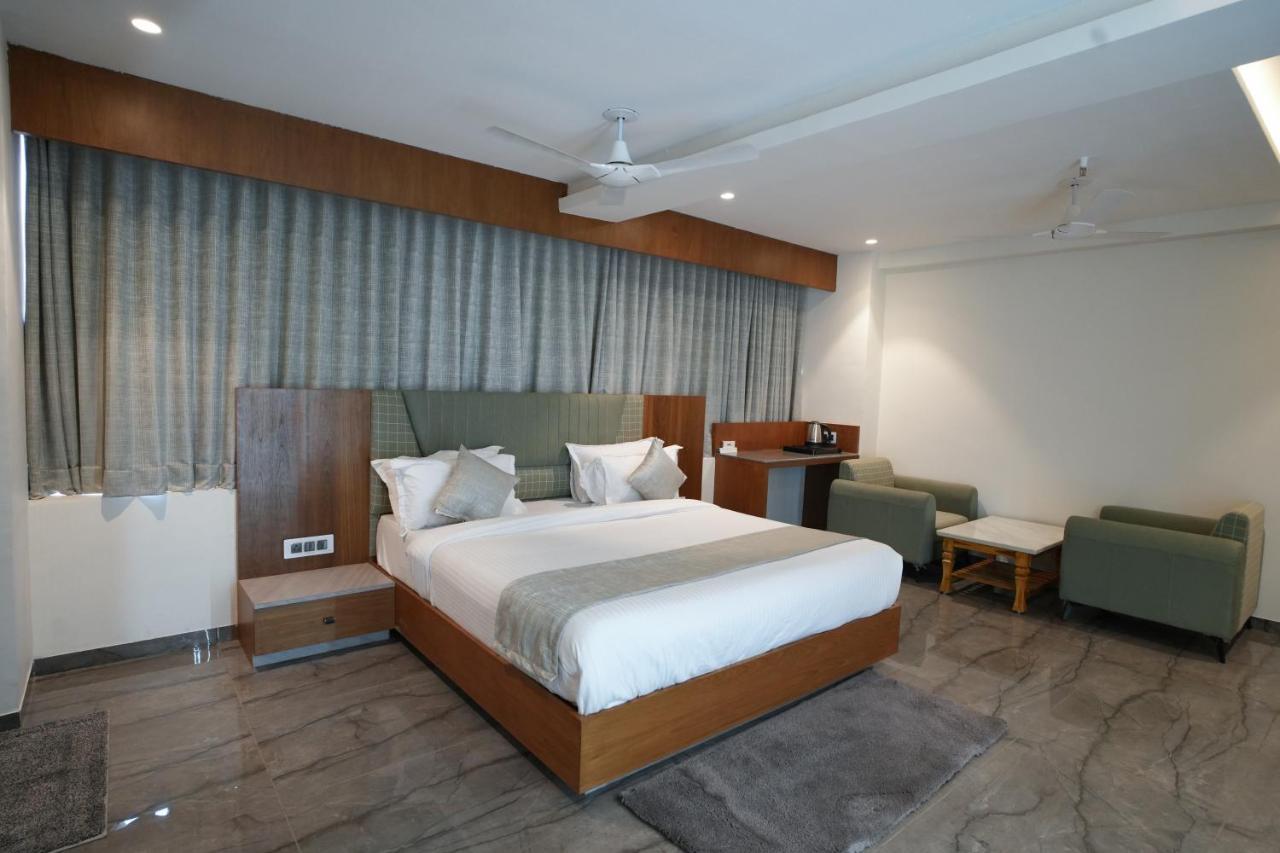 Rds Hotel Amhedabad Dış mekan fotoğraf