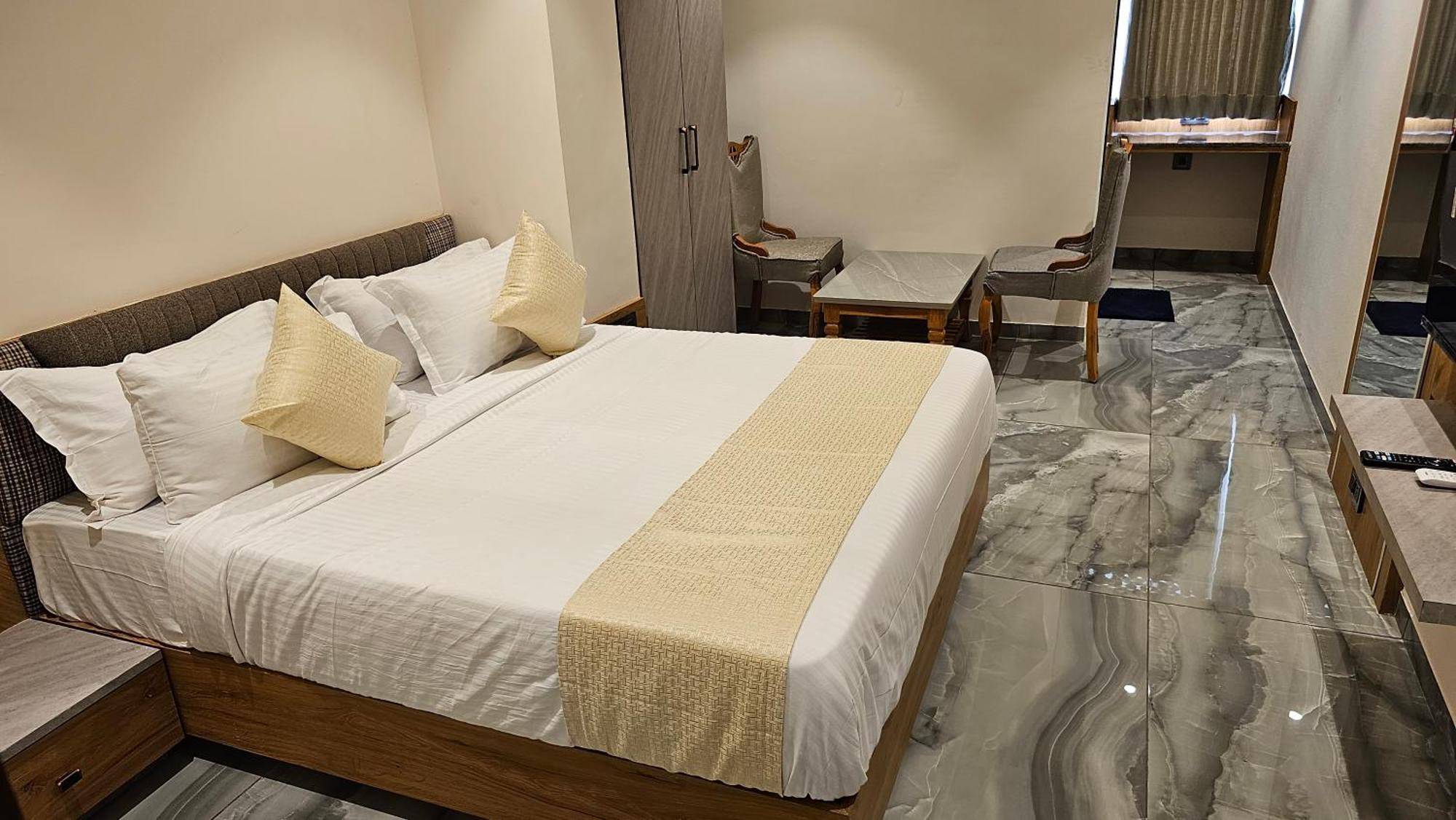 Rds Hotel Amhedabad Dış mekan fotoğraf
