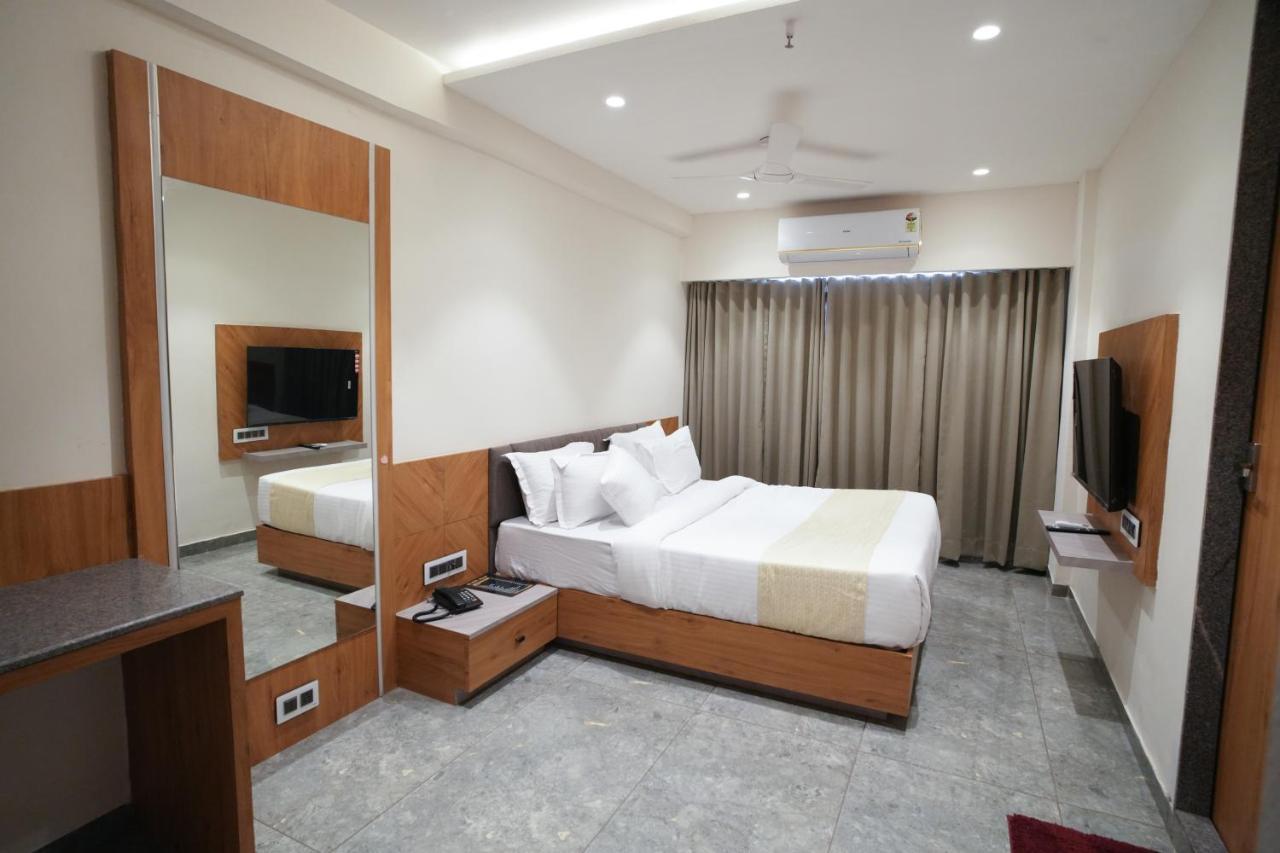 Rds Hotel Amhedabad Dış mekan fotoğraf