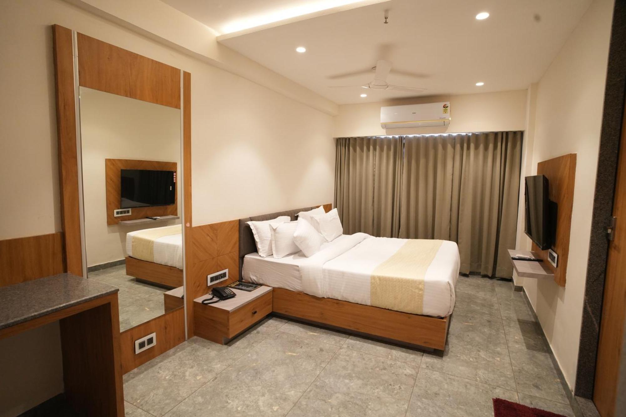 Rds Hotel Amhedabad Dış mekan fotoğraf