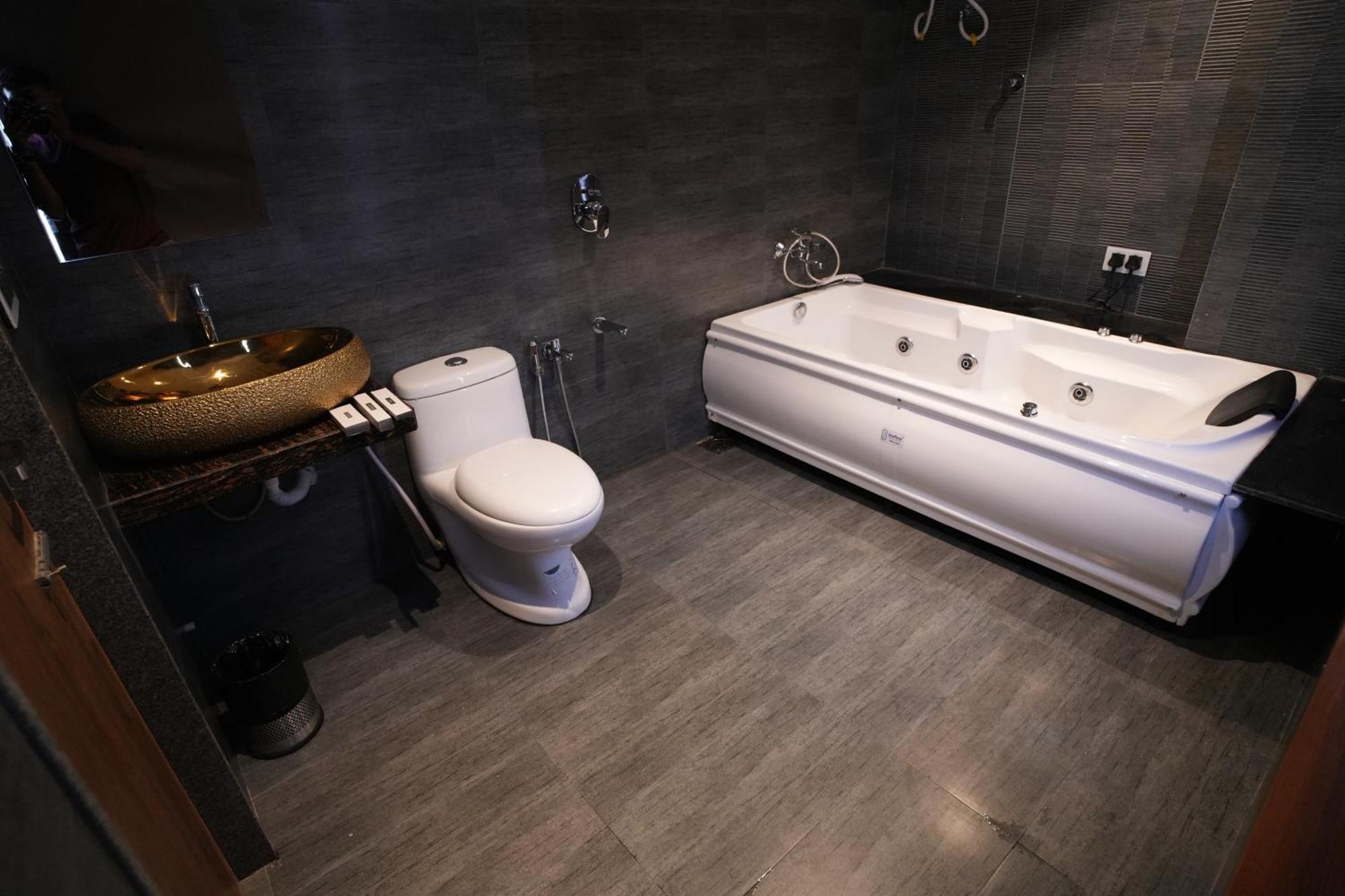 Rds Hotel Amhedabad Dış mekan fotoğraf