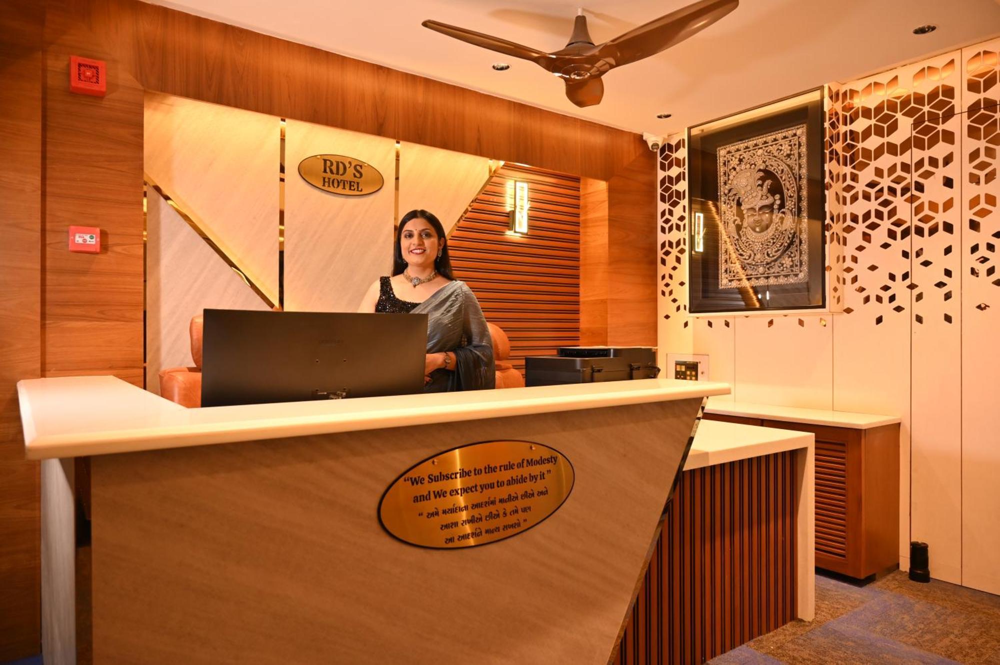 Rds Hotel Amhedabad Dış mekan fotoğraf