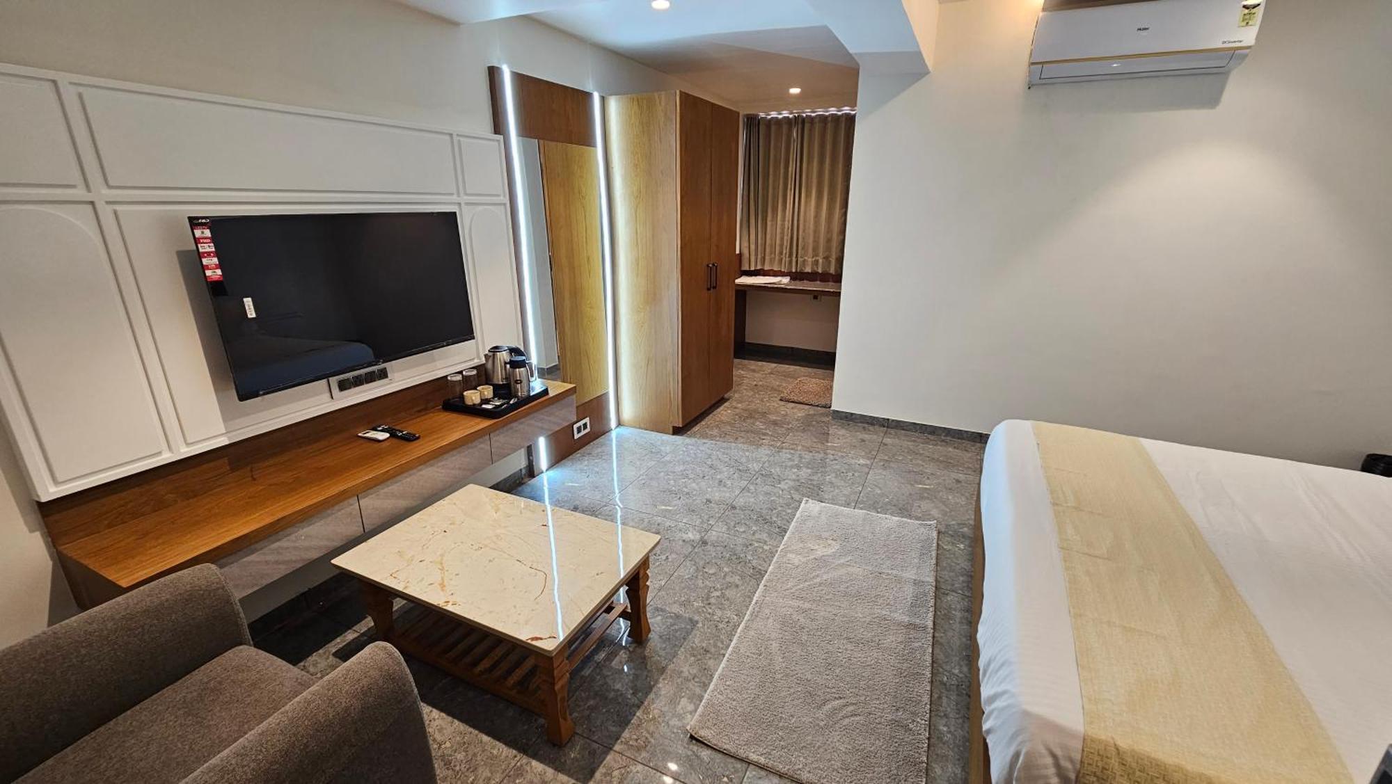 Rds Hotel Amhedabad Dış mekan fotoğraf