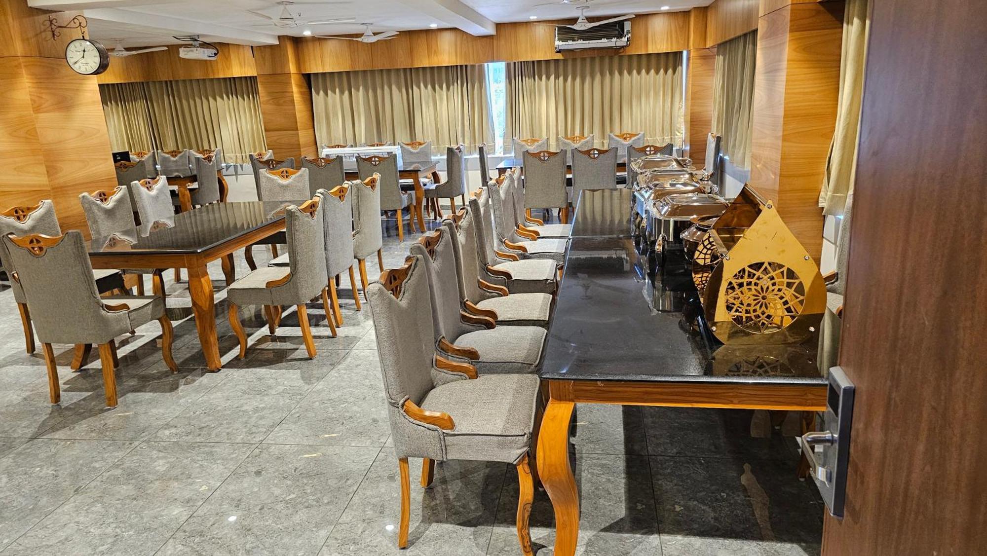 Rds Hotel Amhedabad Dış mekan fotoğraf